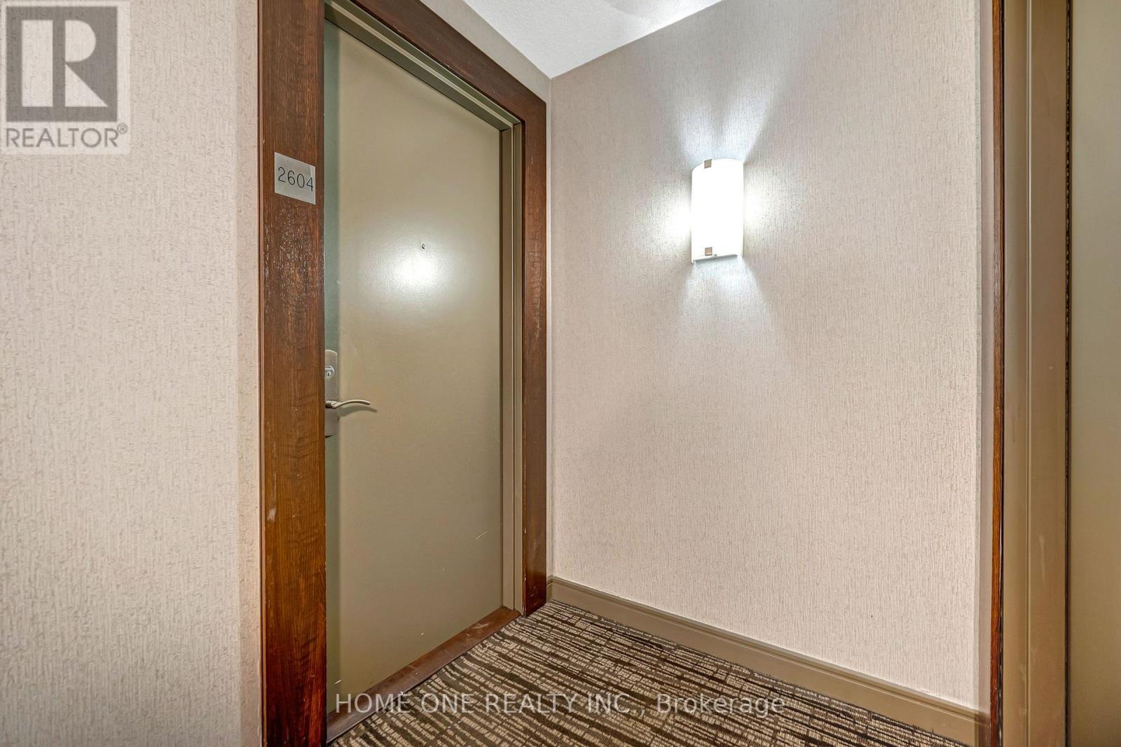 2604 - 761 Bay Street Property Photo 6