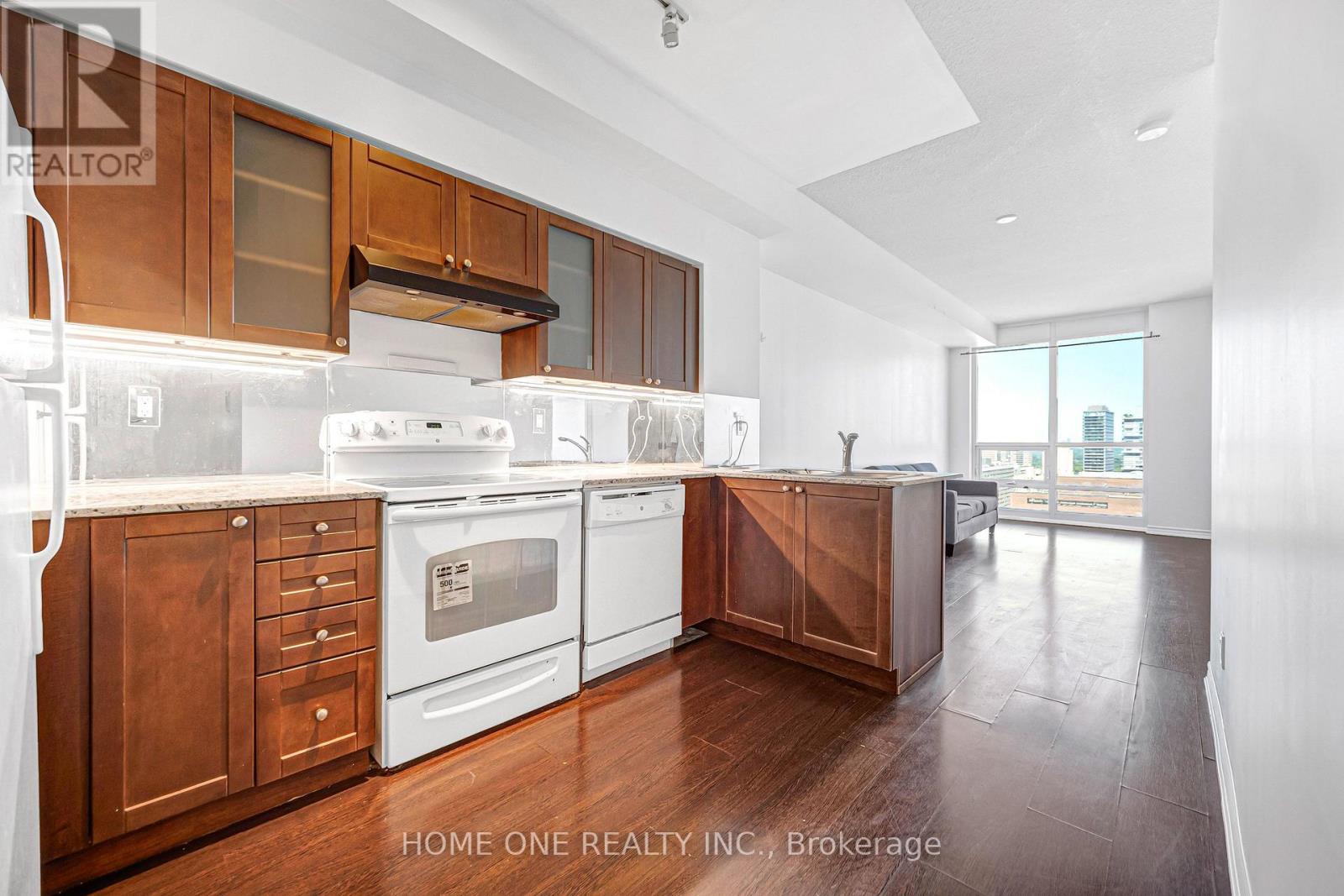 2604 - 761 Bay Street Property Photo 13