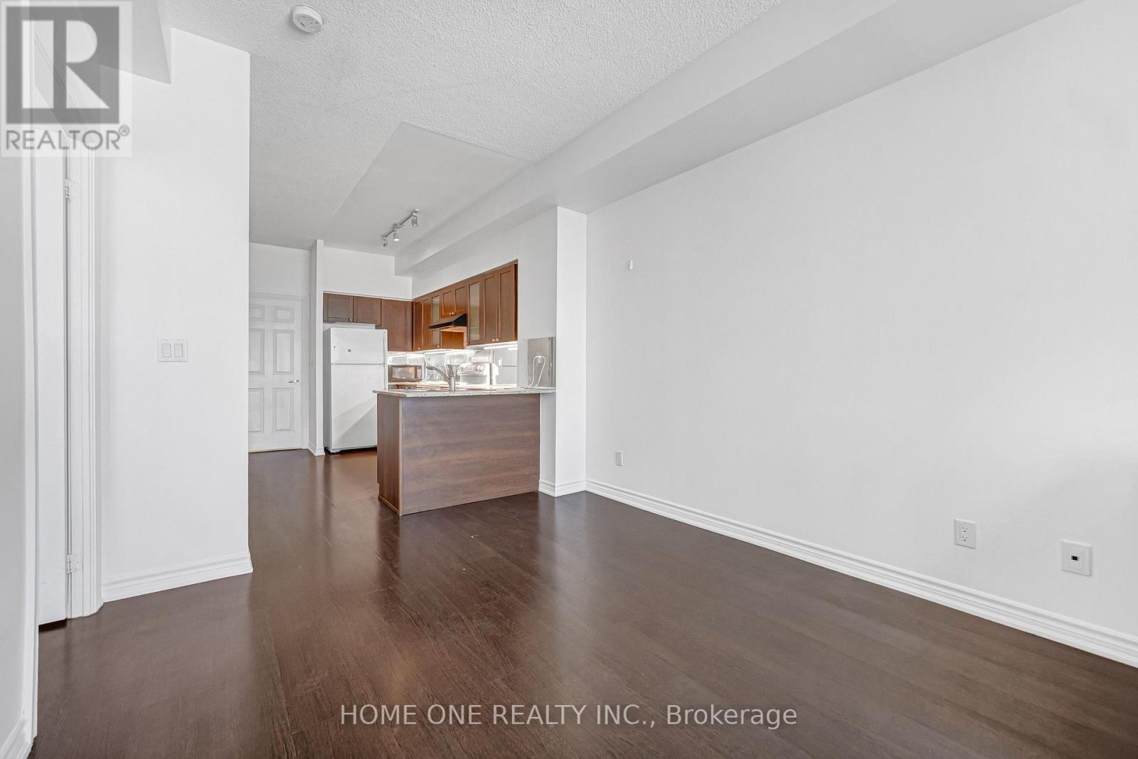 2604 - 761 Bay Street Property Photo 19