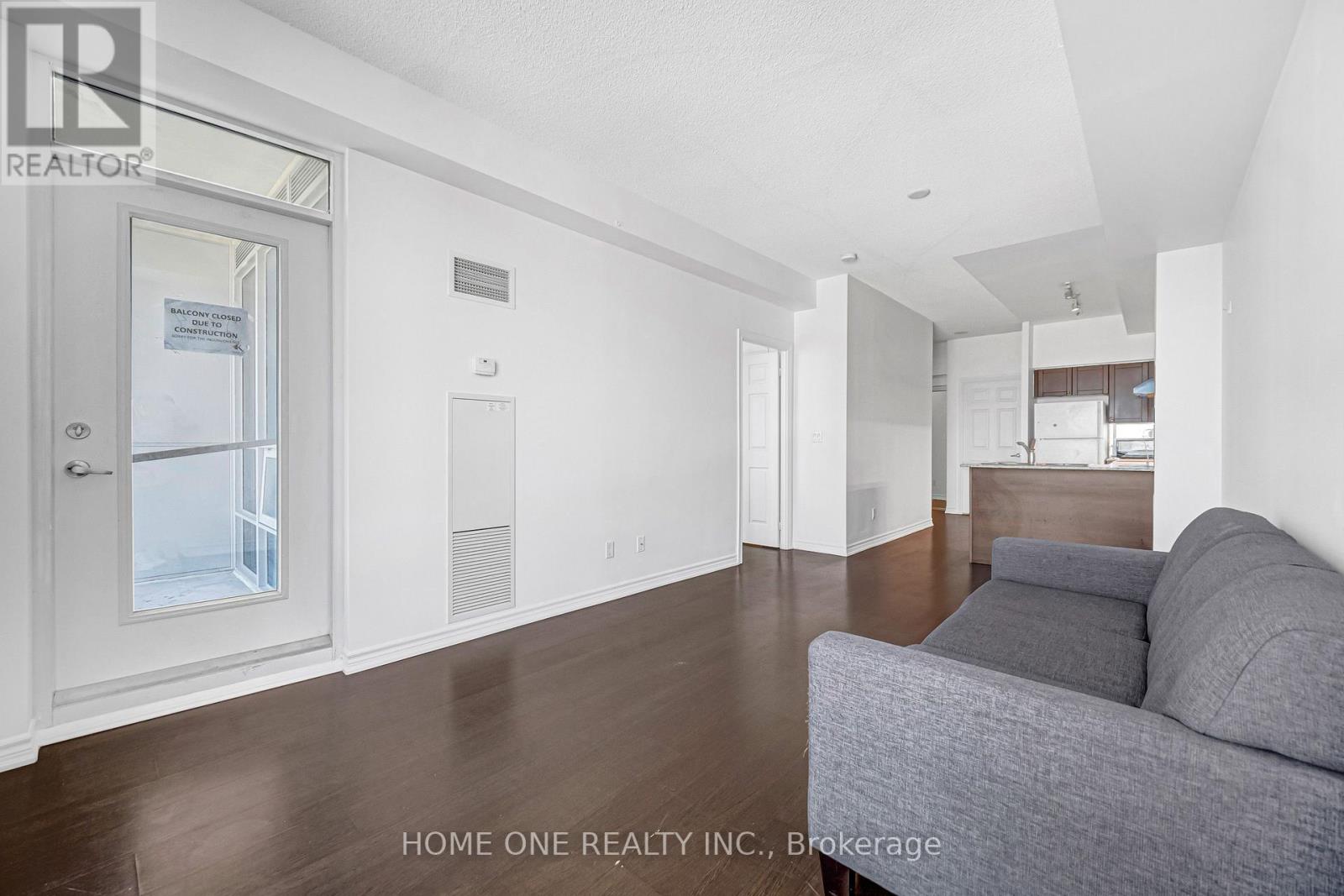 2604 - 761 Bay Street Property Photo 24