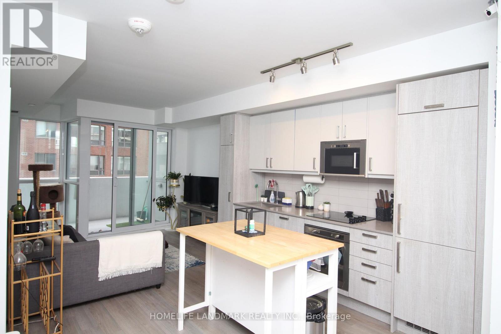 610 - 77 Mutual Street Property Photo 2