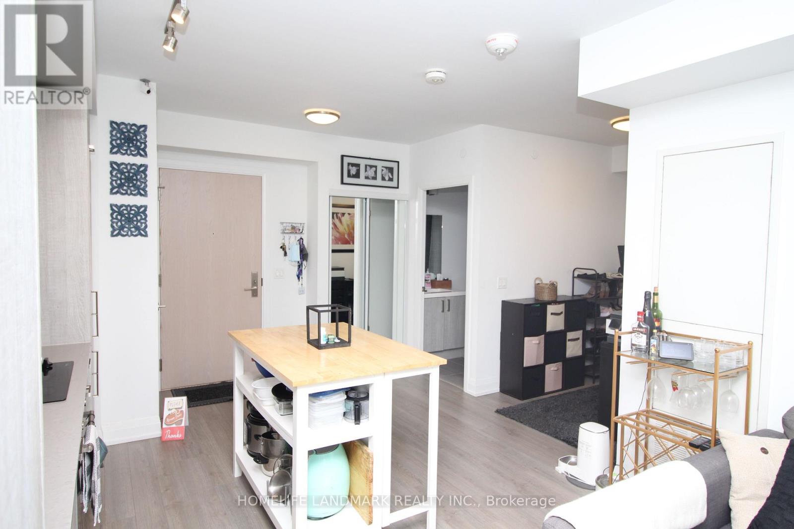 610 - 77 Mutual Street Property Photo 4