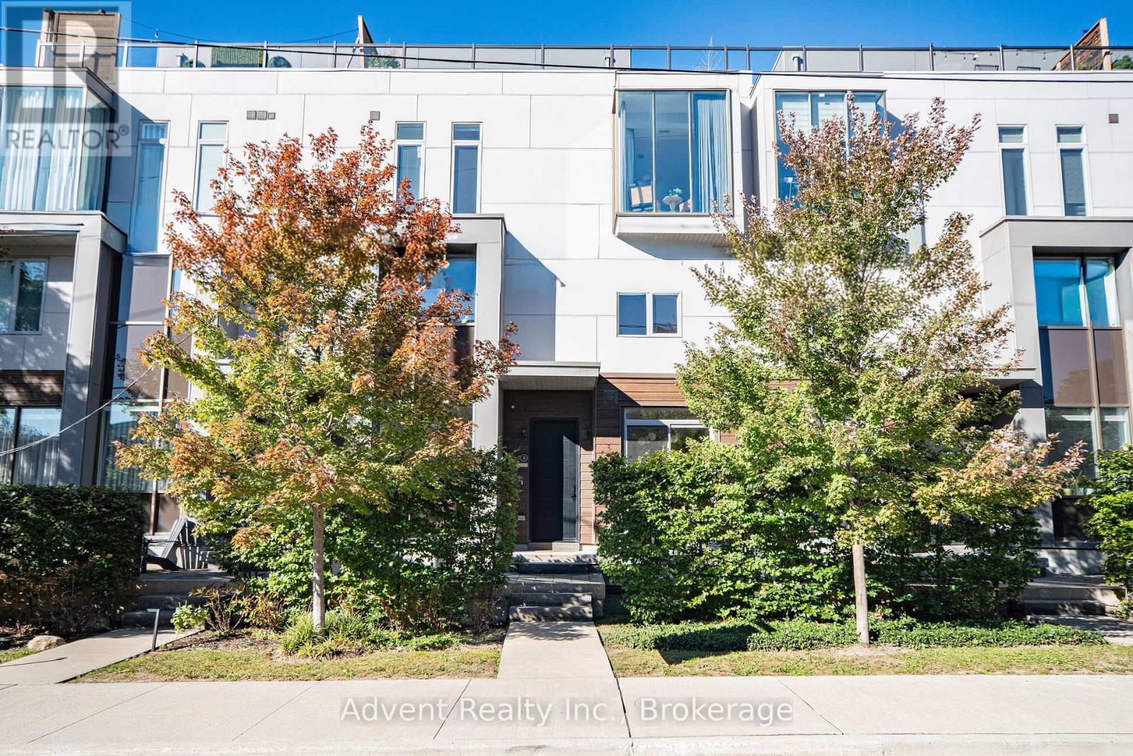 3 - 18 Greenbriar Road Property Photo 1