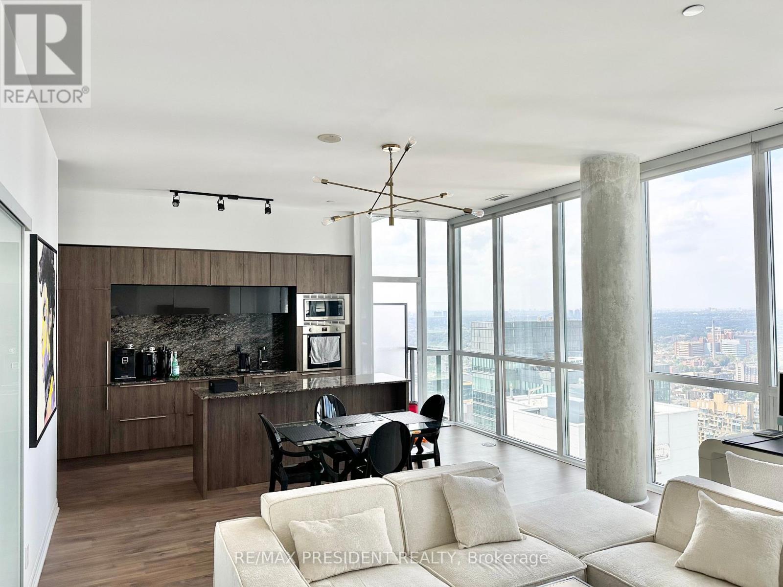 Ph 1 - 88 Blue Jays Way Property Photo 1