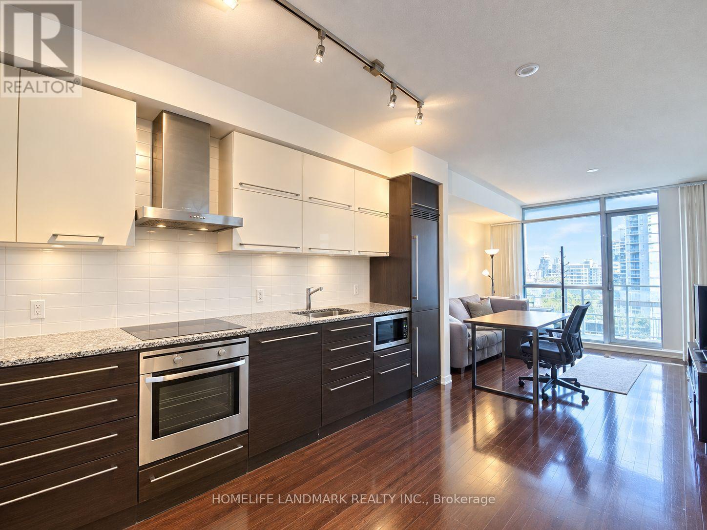 1603 - 770 BAY STREET Property Photo 1