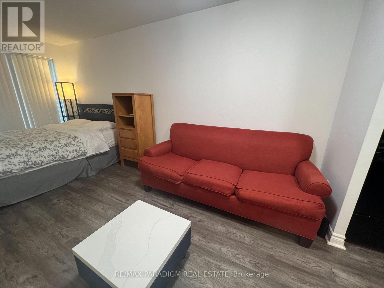 1642 - 250 Wellington Street W Property Photo 6