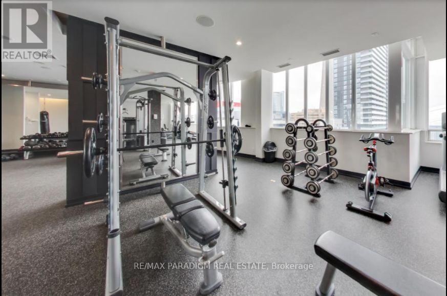 1642 - 250 Wellington Street W Property Photo 12