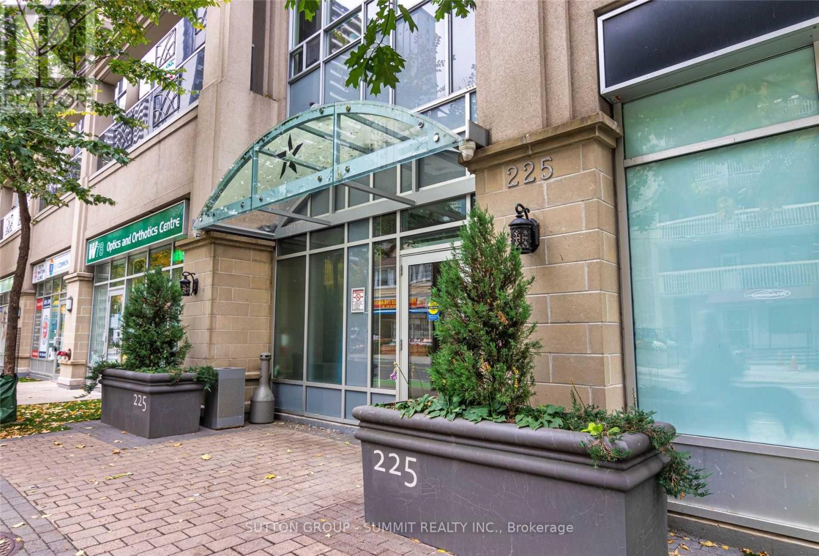 805 - 225 Wellesley Street E Property Photo 1