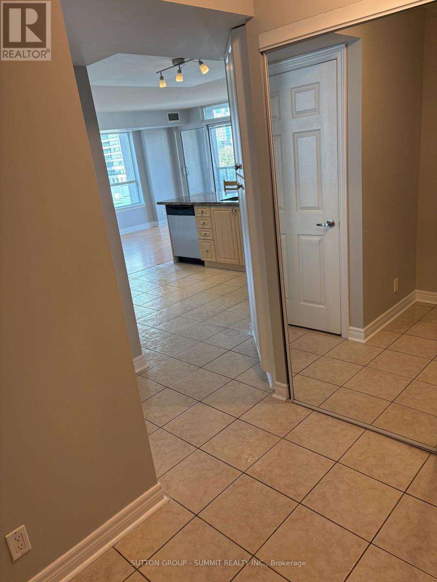 805 - 225 Wellesley Street E Property Photo 6