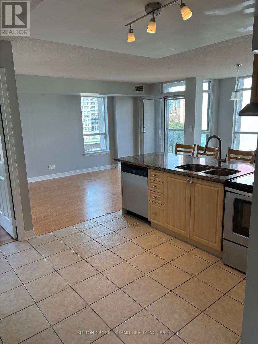 805 - 225 Wellesley Street E Property Photo 7