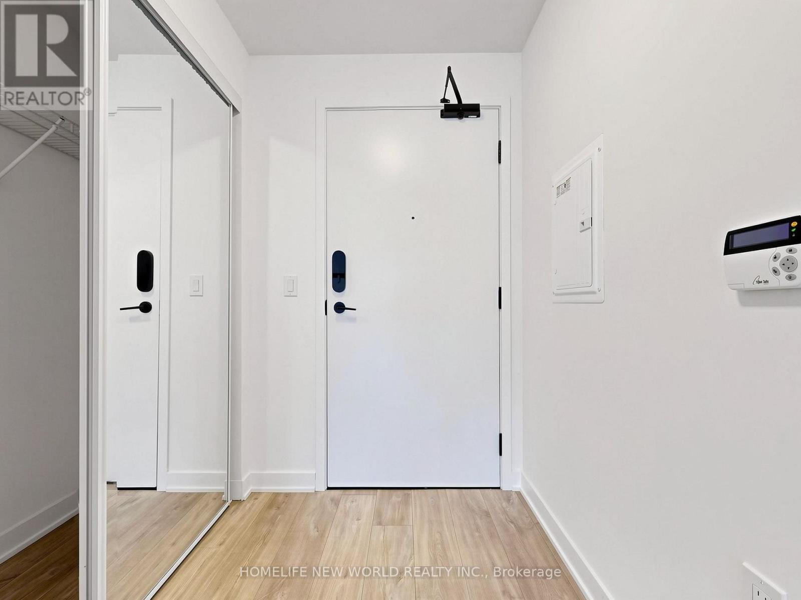 1839 - 135 Lower Sherbourne Street Property Photo 2