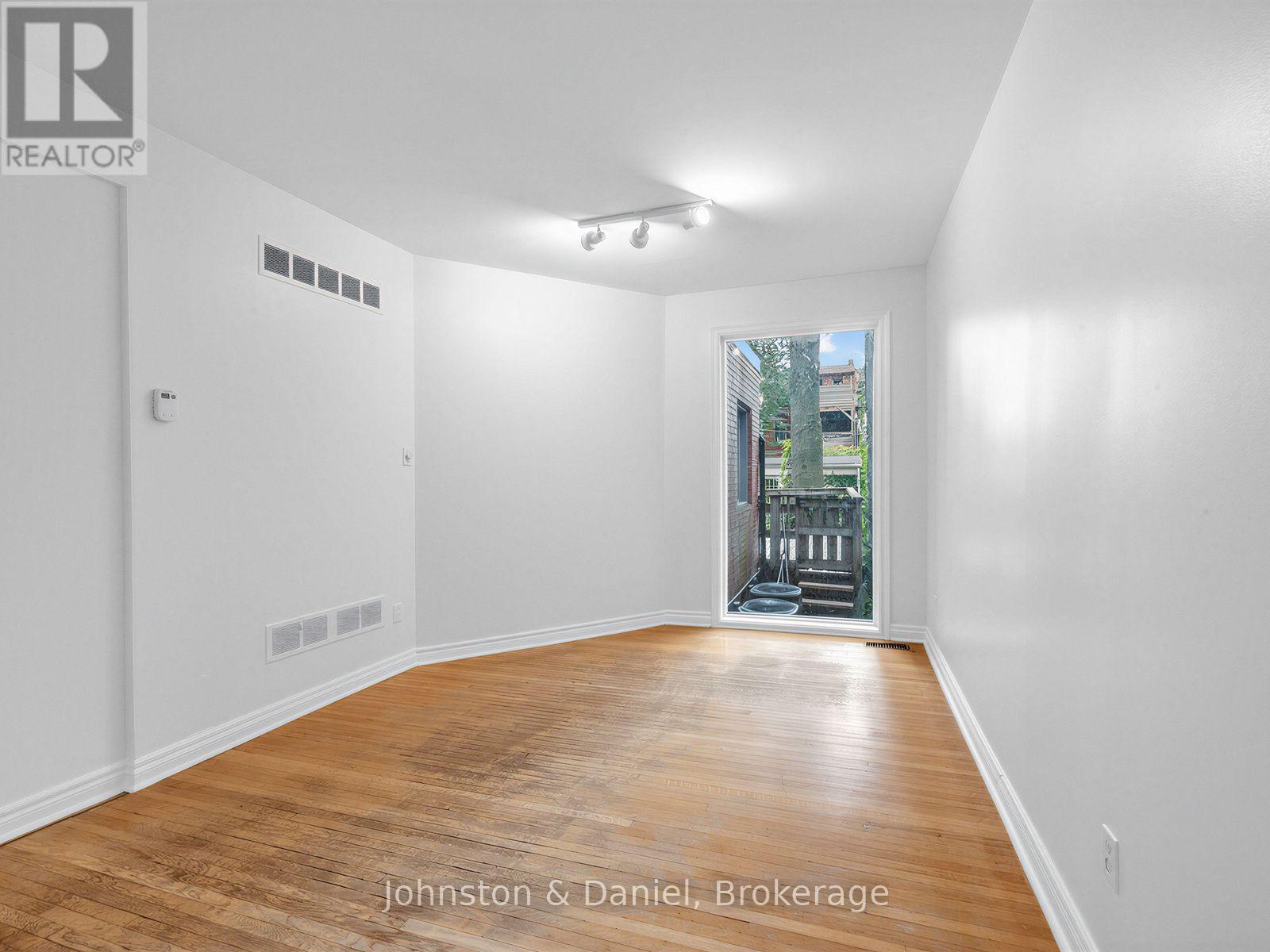 320 Brunswick Avenue Property Photo 3