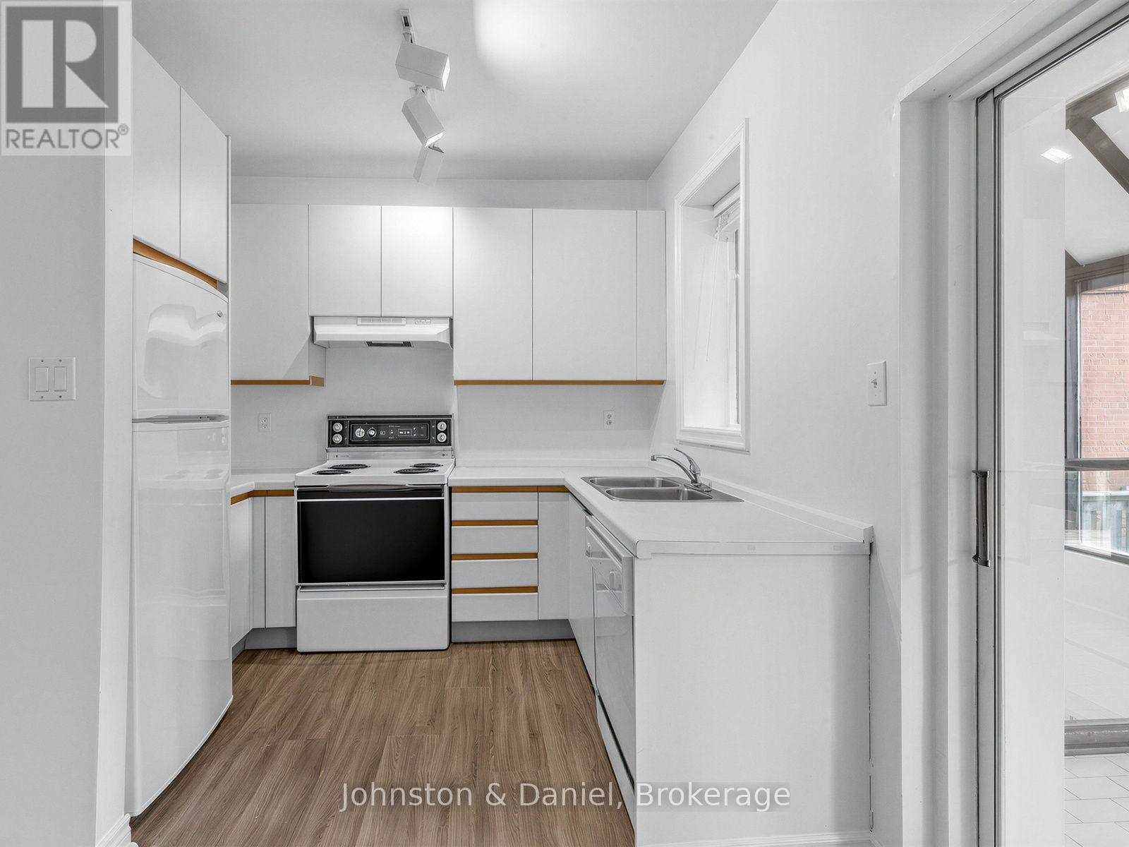 320 Brunswick Avenue Property Photo 4