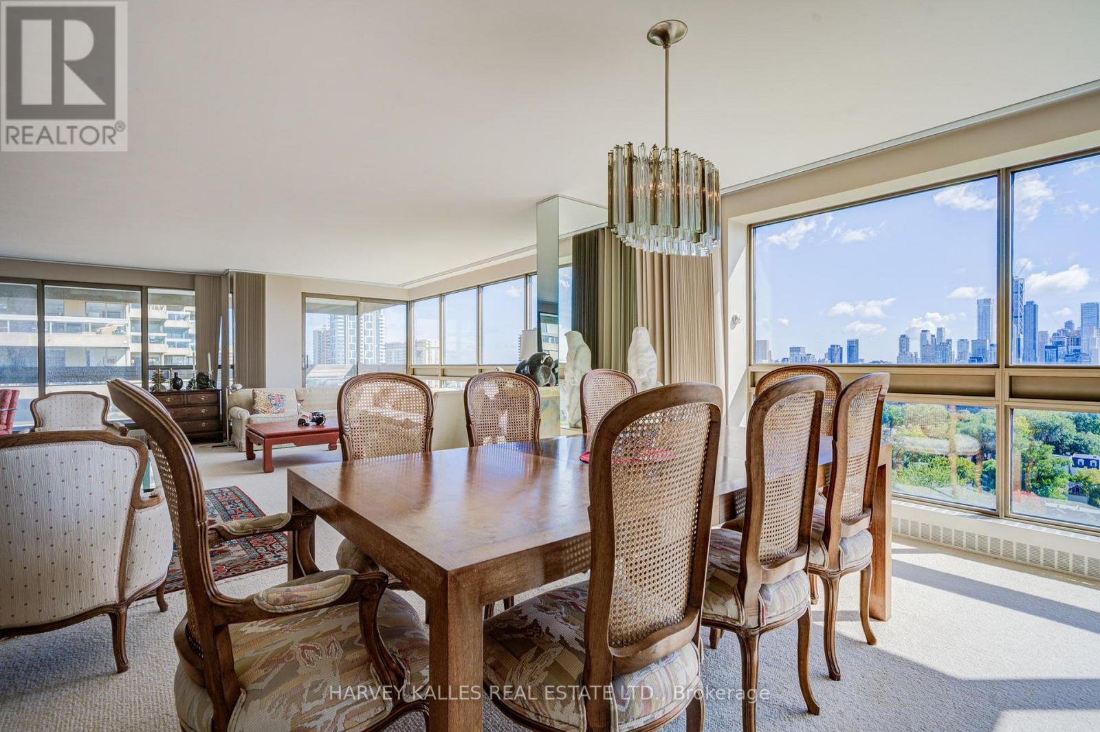 1605 - 63 St. Clair Avenue W Property Photo 9