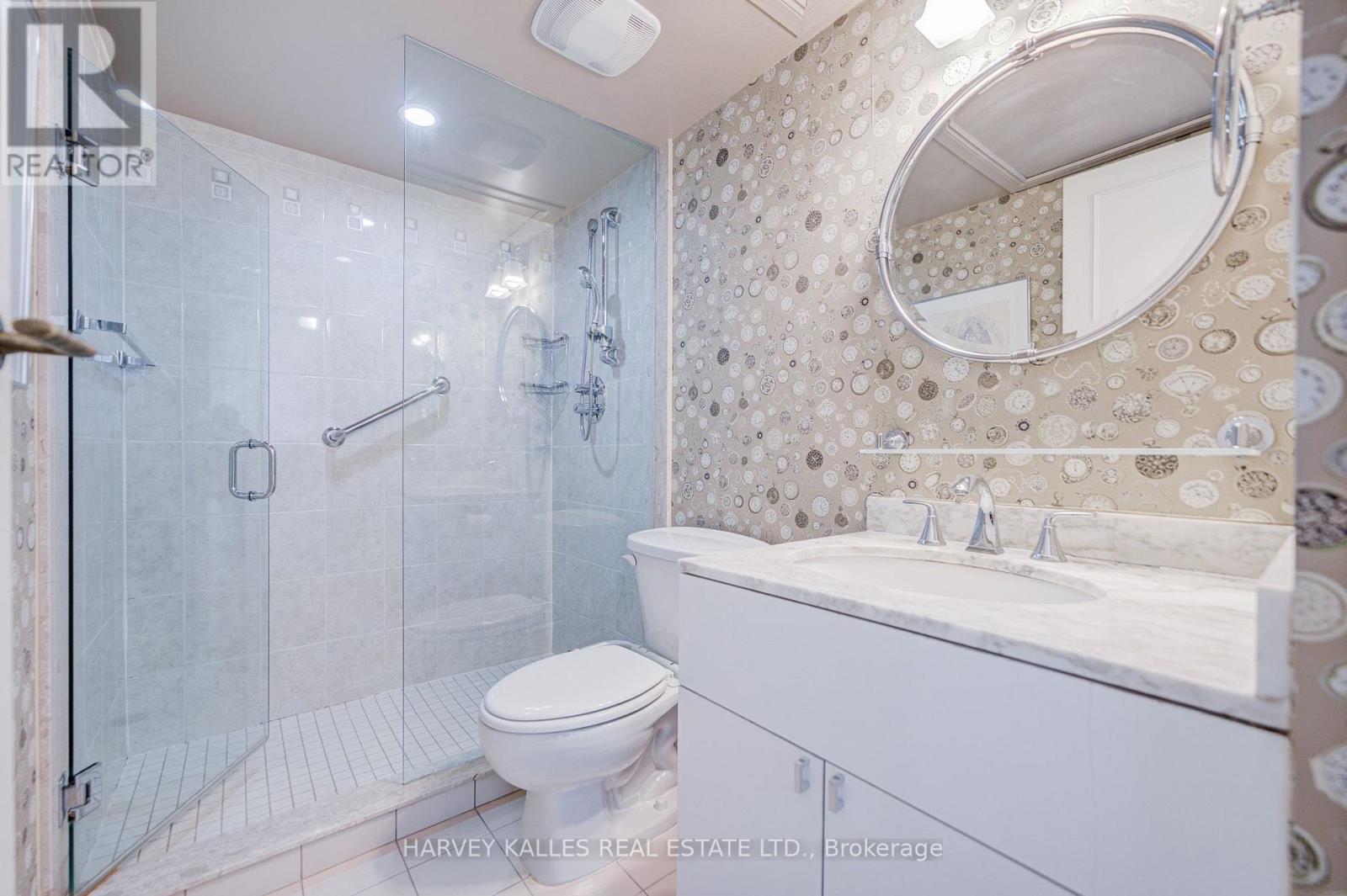 1605 - 63 St. Clair Avenue W Property Photo 37