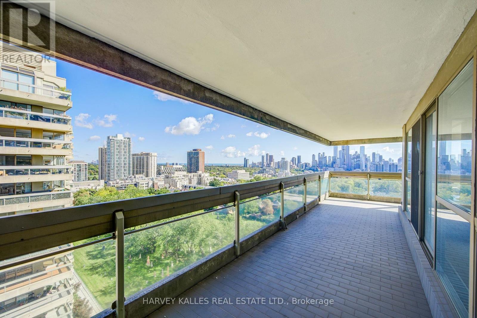 1605 - 63 St. Clair Avenue W Property Photo 44