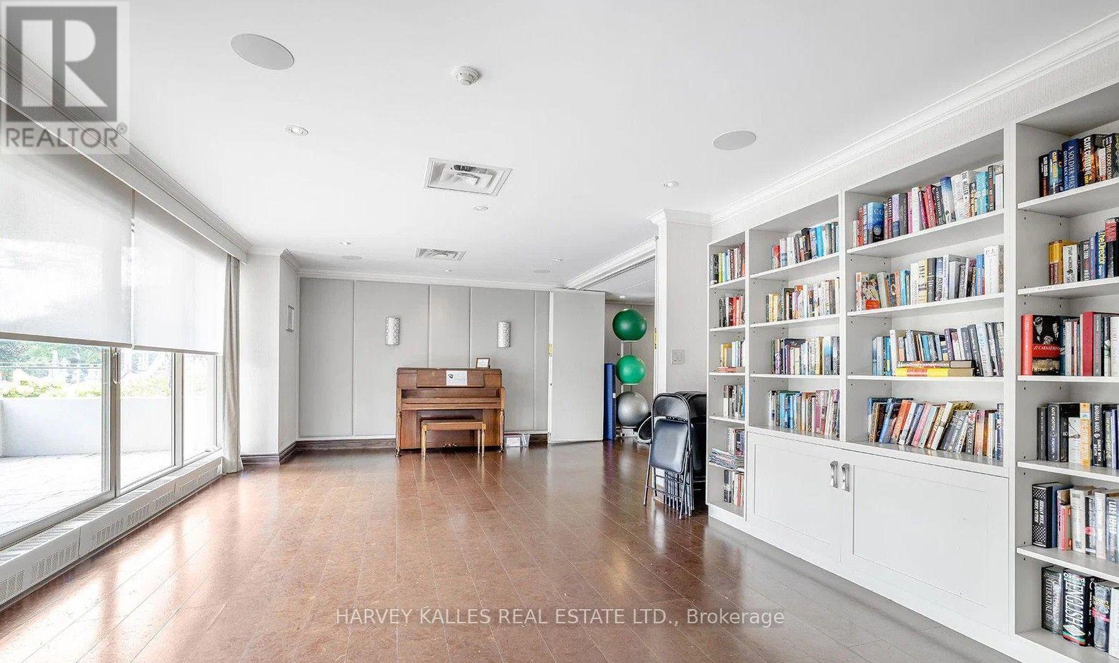 1605 - 63 St. Clair Avenue W Property Photo 49