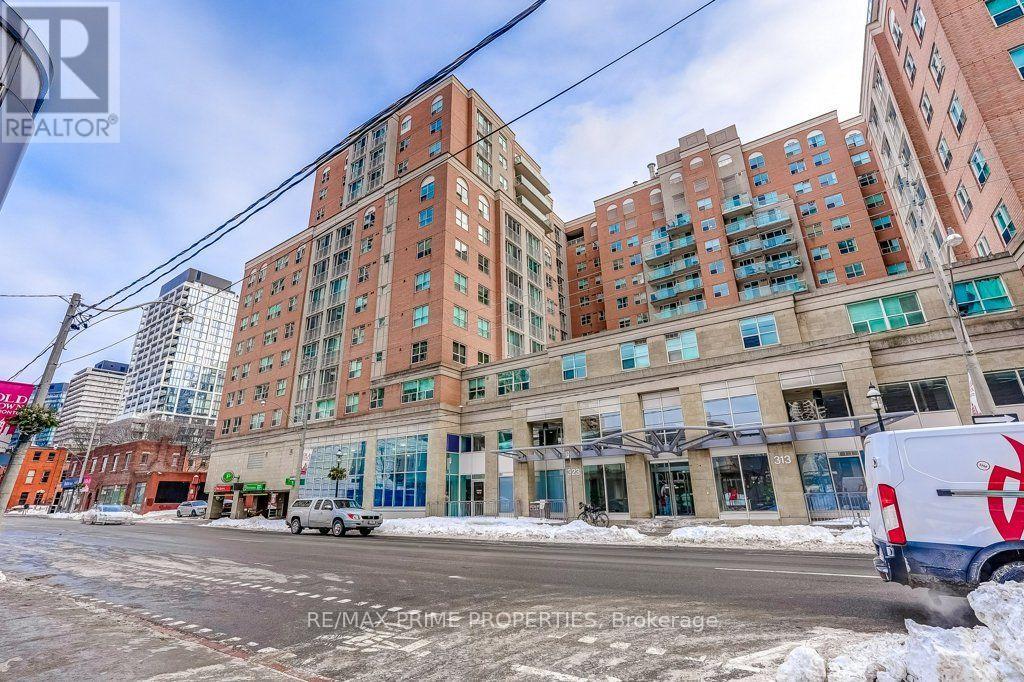 1009 - 323 Richmond Street Property Photo 1