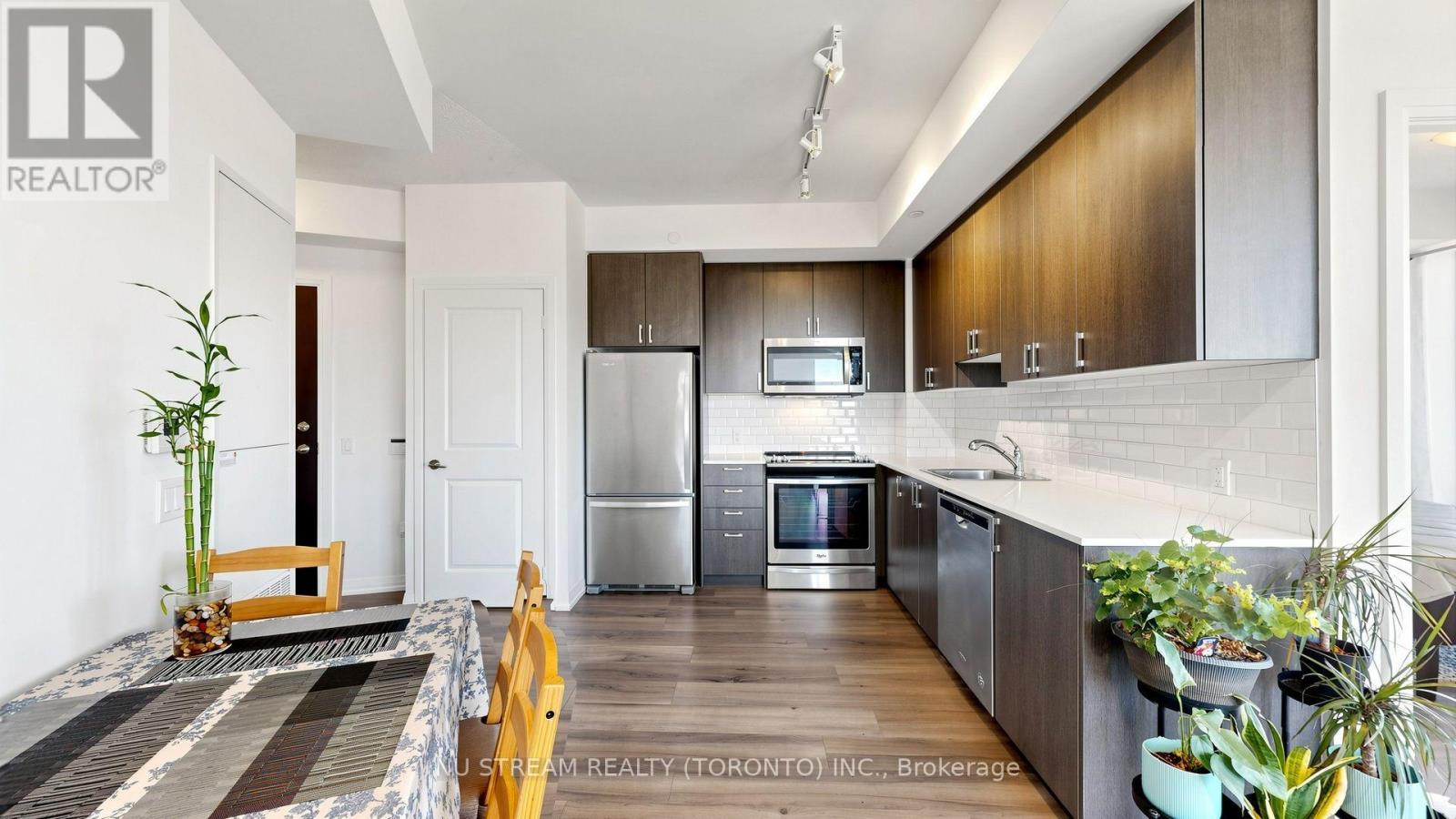 355 - 60 Ann O'reilly Road Property Photo 15