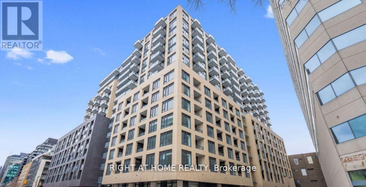 221 - 543 RICHMOND STREET W Property Photo 1
