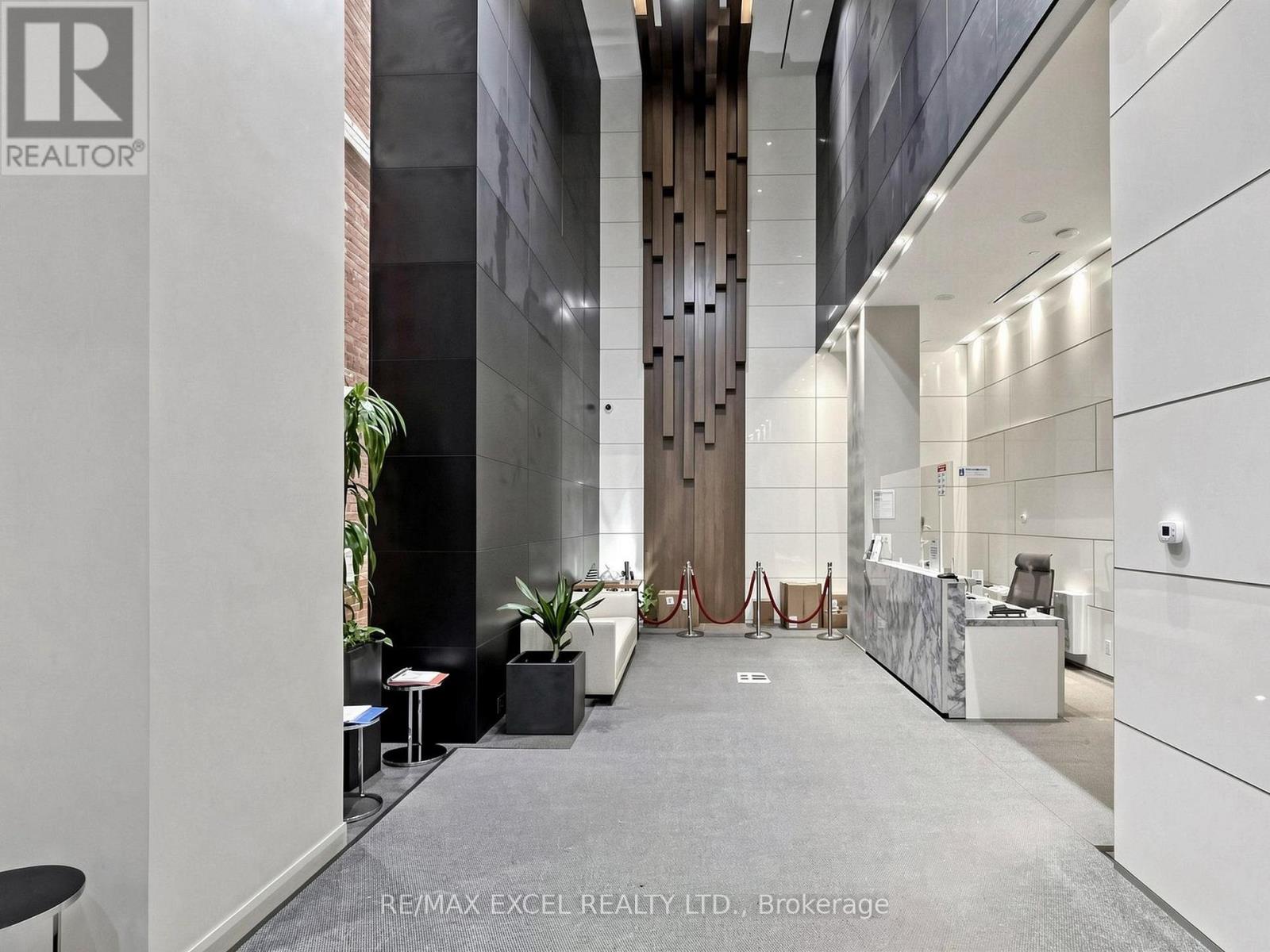 5004 - 15 Grenville Street Property Photo 4
