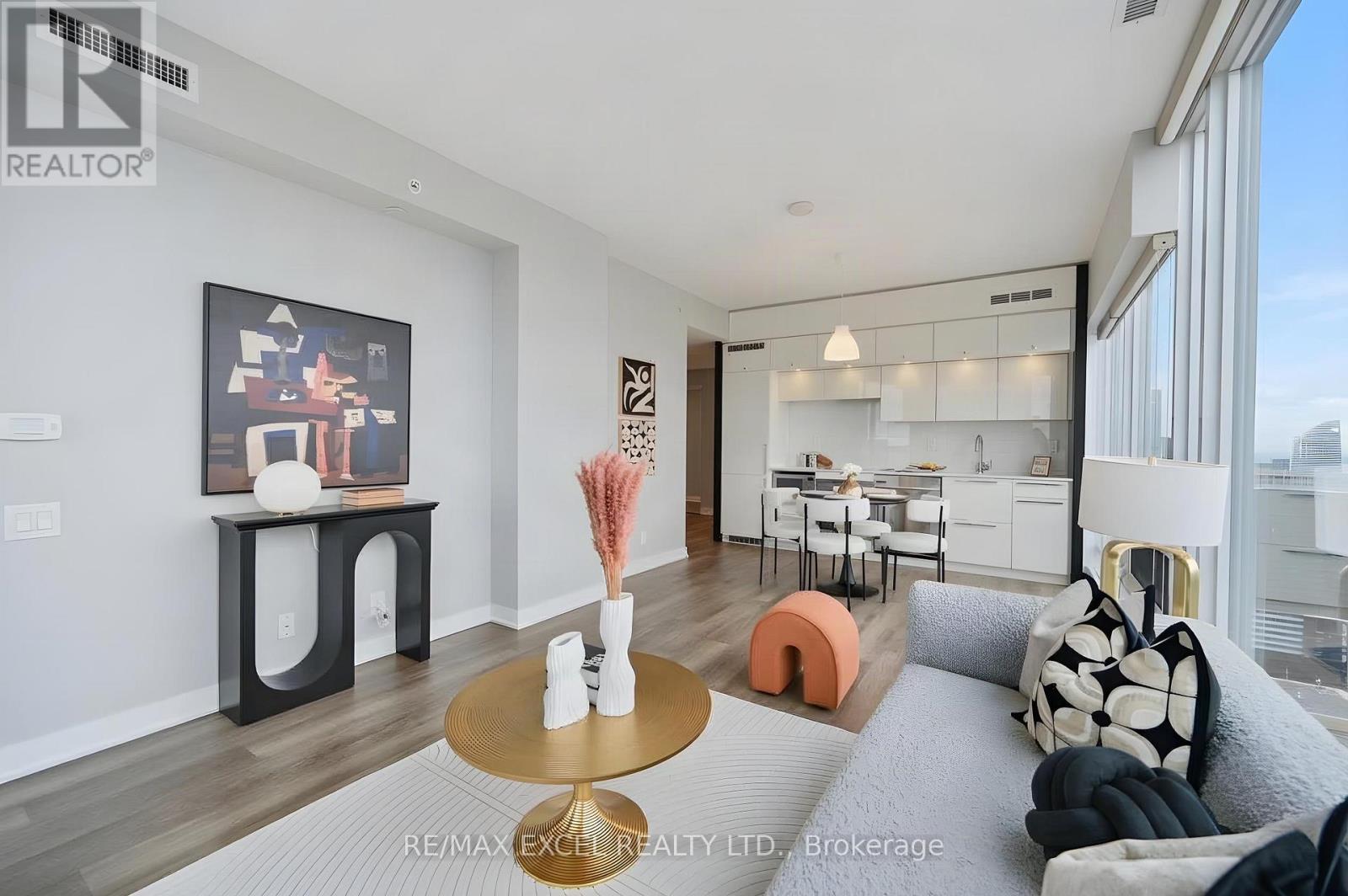 5004 - 15 Grenville Street Property Photo 12