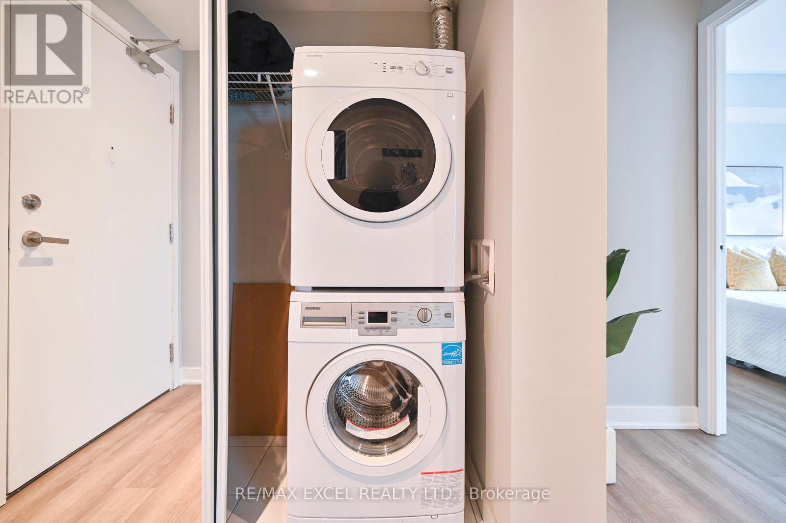 5004 - 15 Grenville Street Property Photo 25