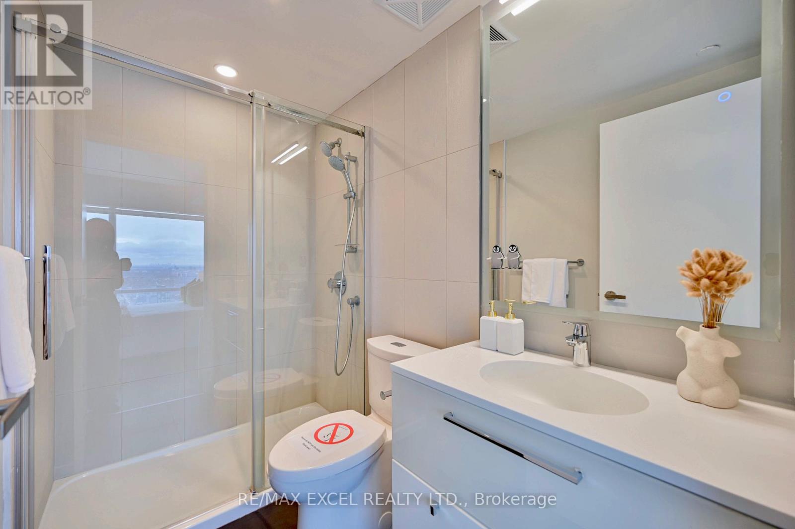 5004 - 15 Grenville Street Property Photo 26