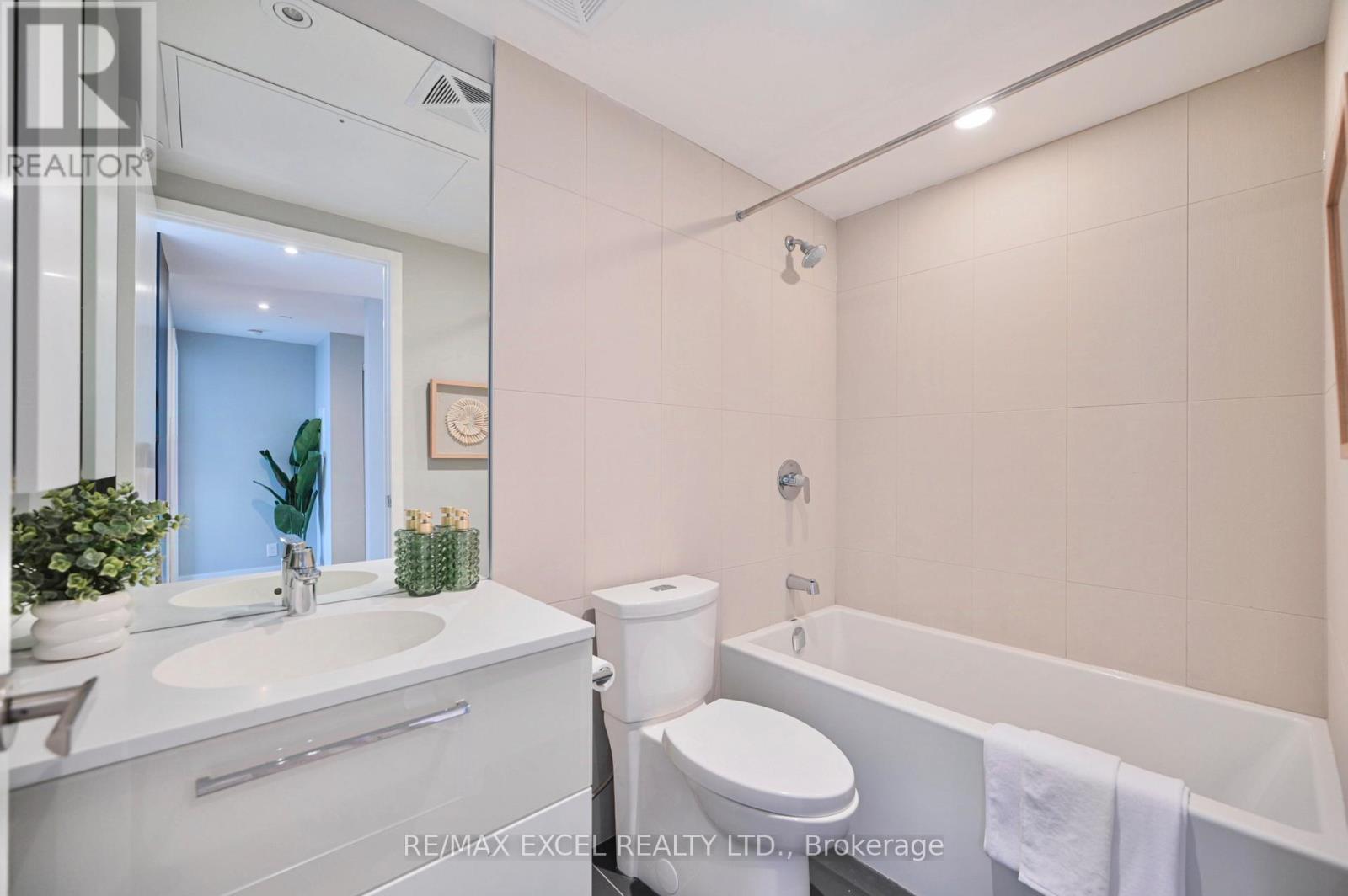 5004 - 15 Grenville Street Property Photo 27