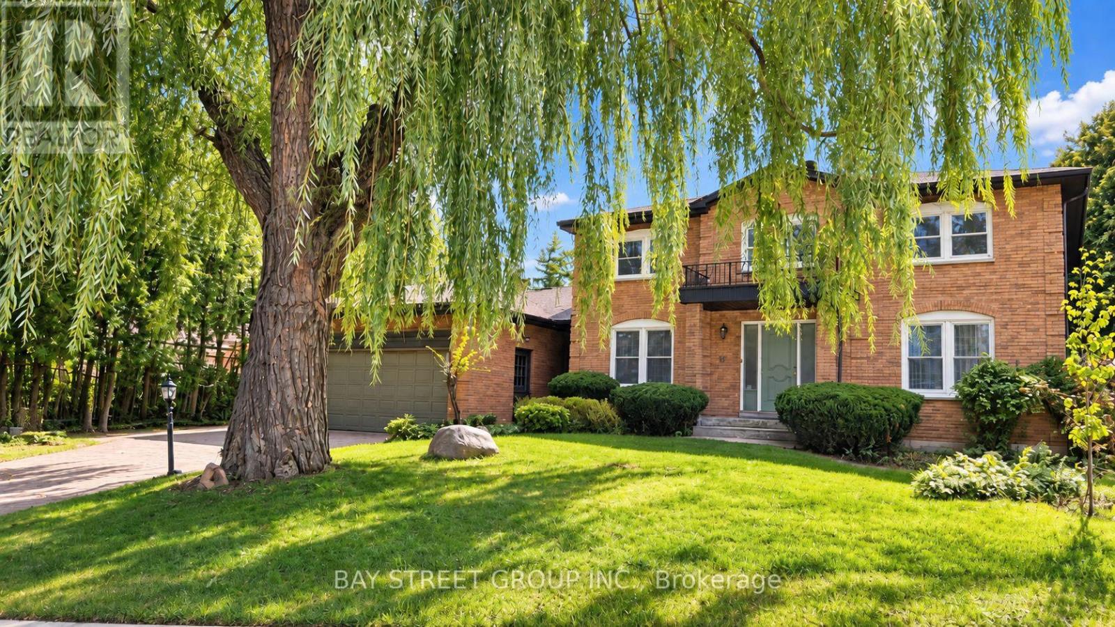 201 - 5 ELMIRA COURT