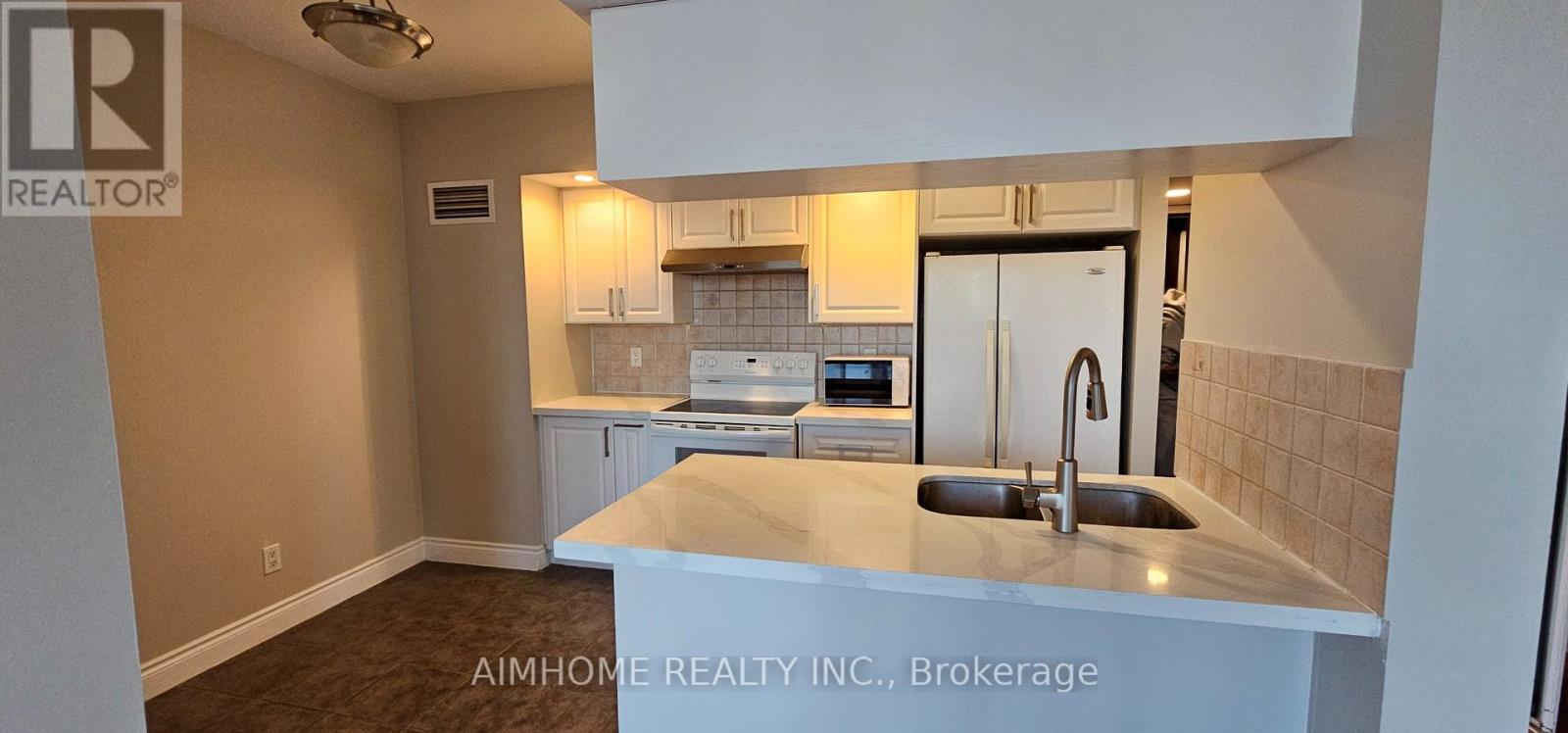 2227 - 15 Northtown Way Property Photo 4