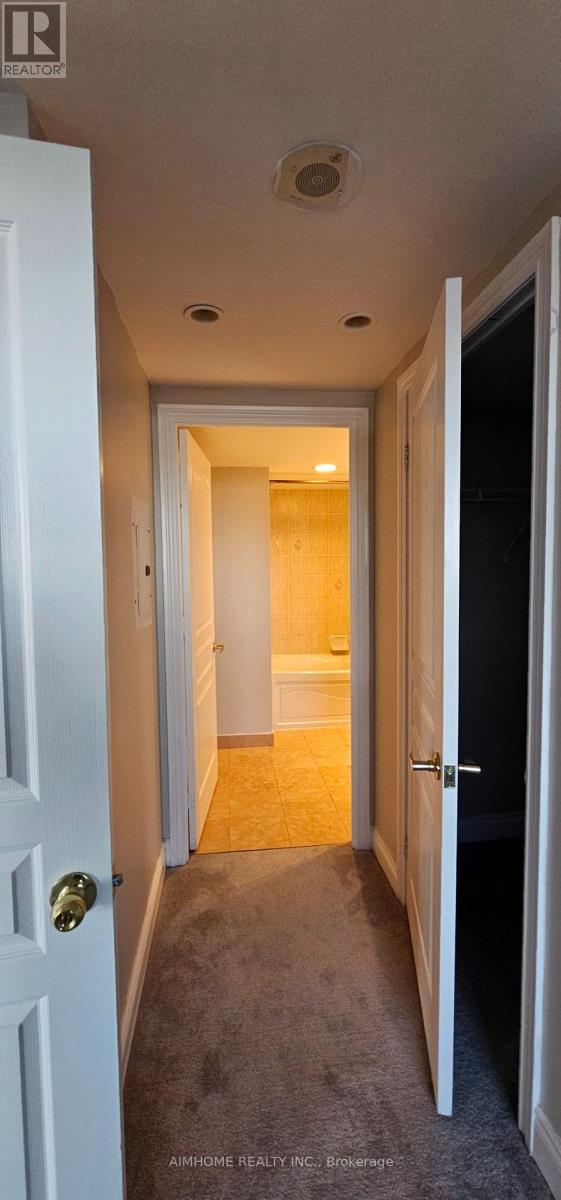 2227 - 15 Northtown Way Property Photo 8