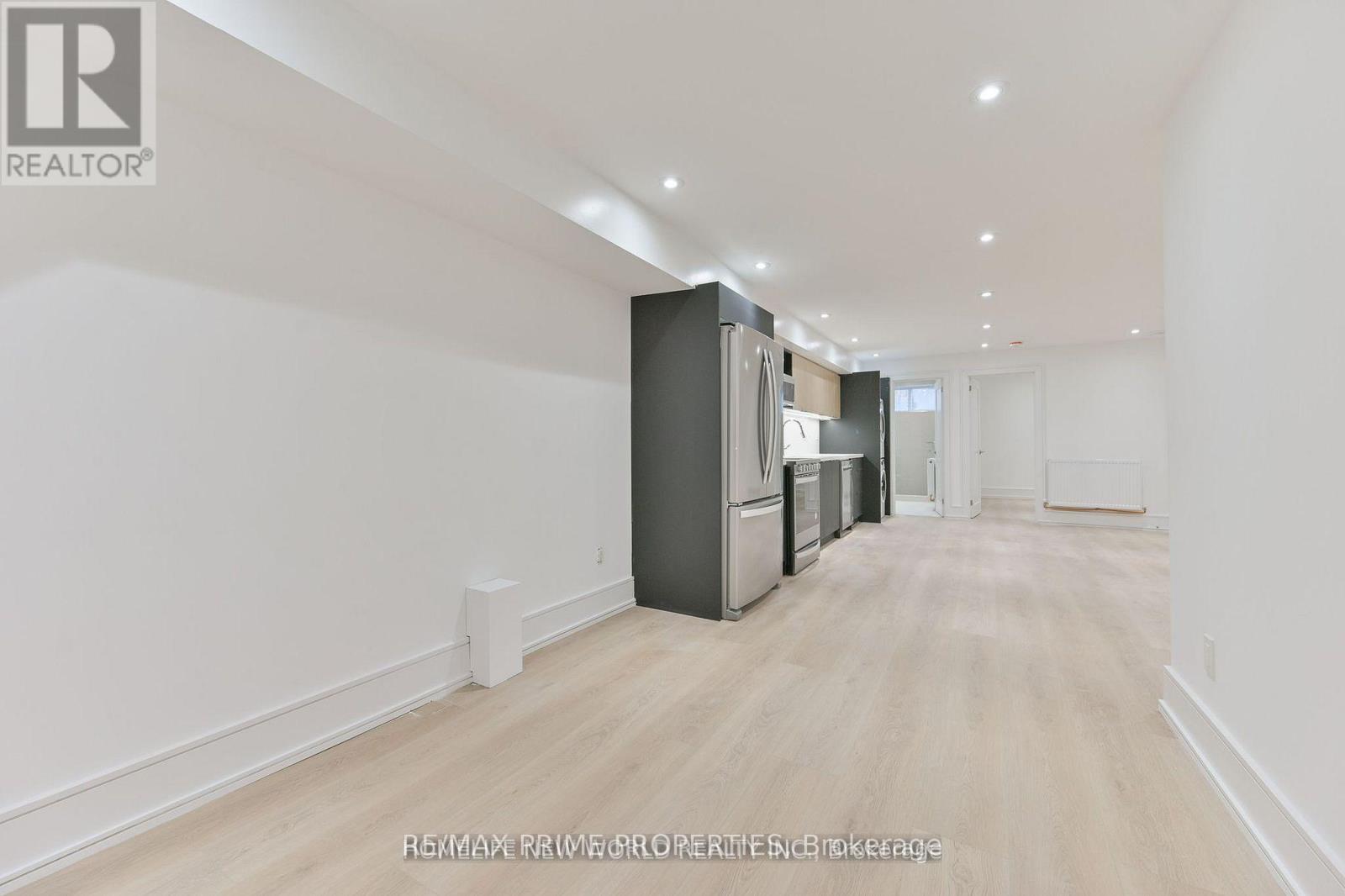 Lower - 995 Dufferin Street Property Photo 7