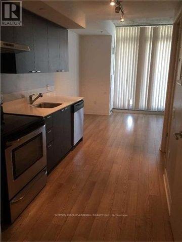 1004 - 375 King Street W Property Photo 4