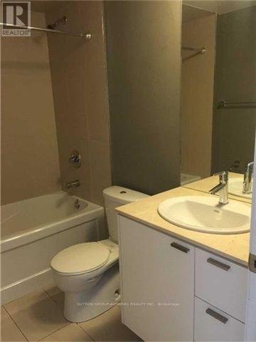 1004 - 375 King Street W Property Photo 11
