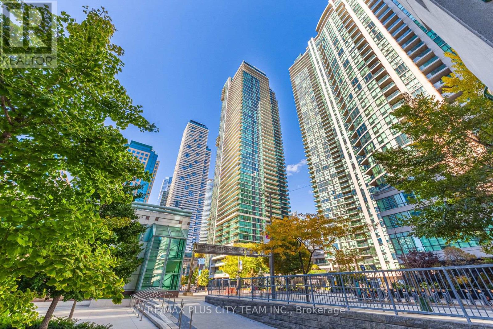 1502 - 33 BAY STREET Property Photo 1