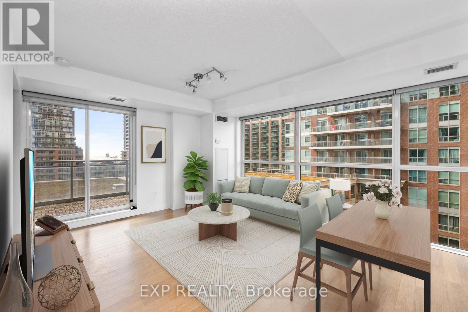 712 - 80 Western Battery Road Property Photo 2