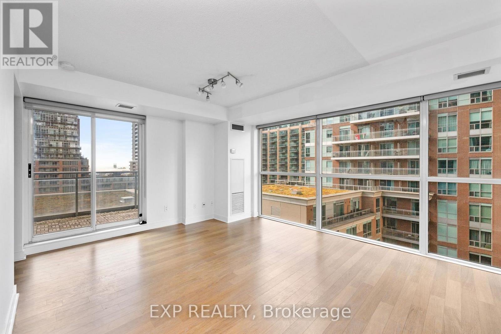 712 - 80 Western Battery Road Property Photo 4