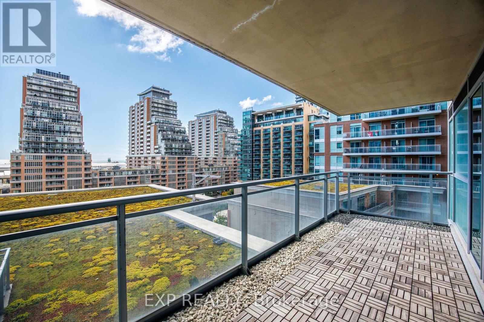 712 - 80 Western Battery Road Property Photo 9