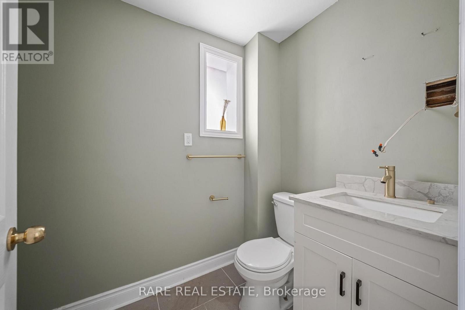 200 Bathurst Street Property Photo 7