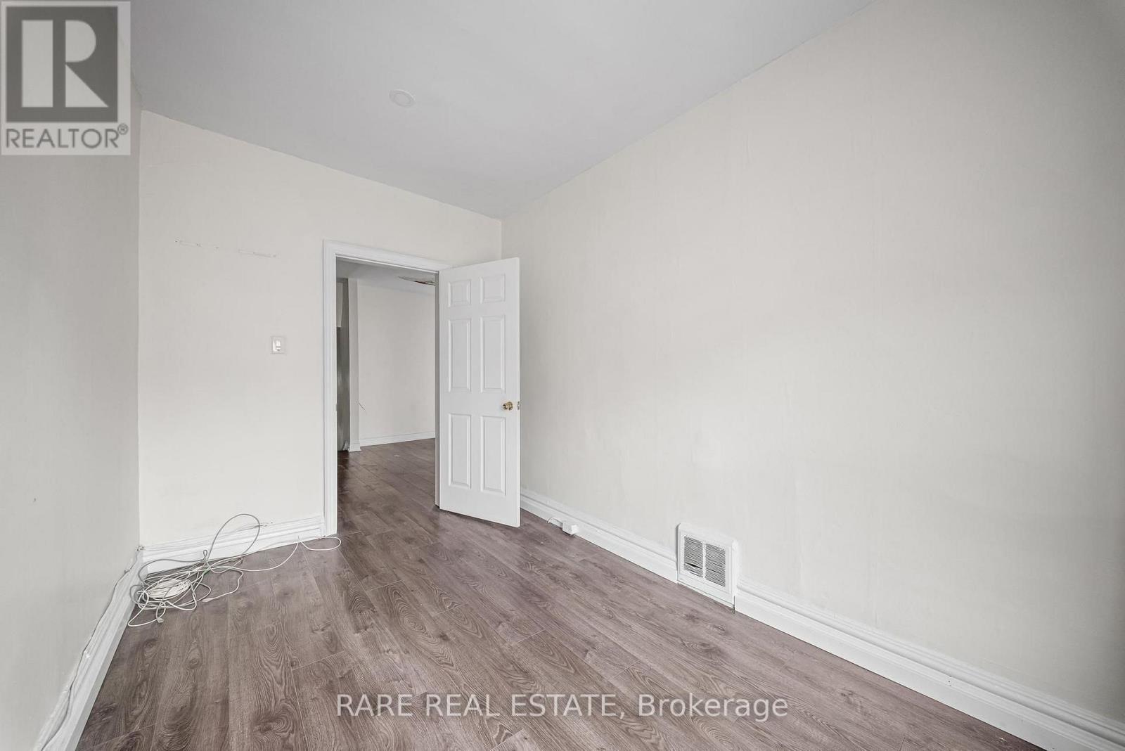 200 Bathurst Street Property Photo 12