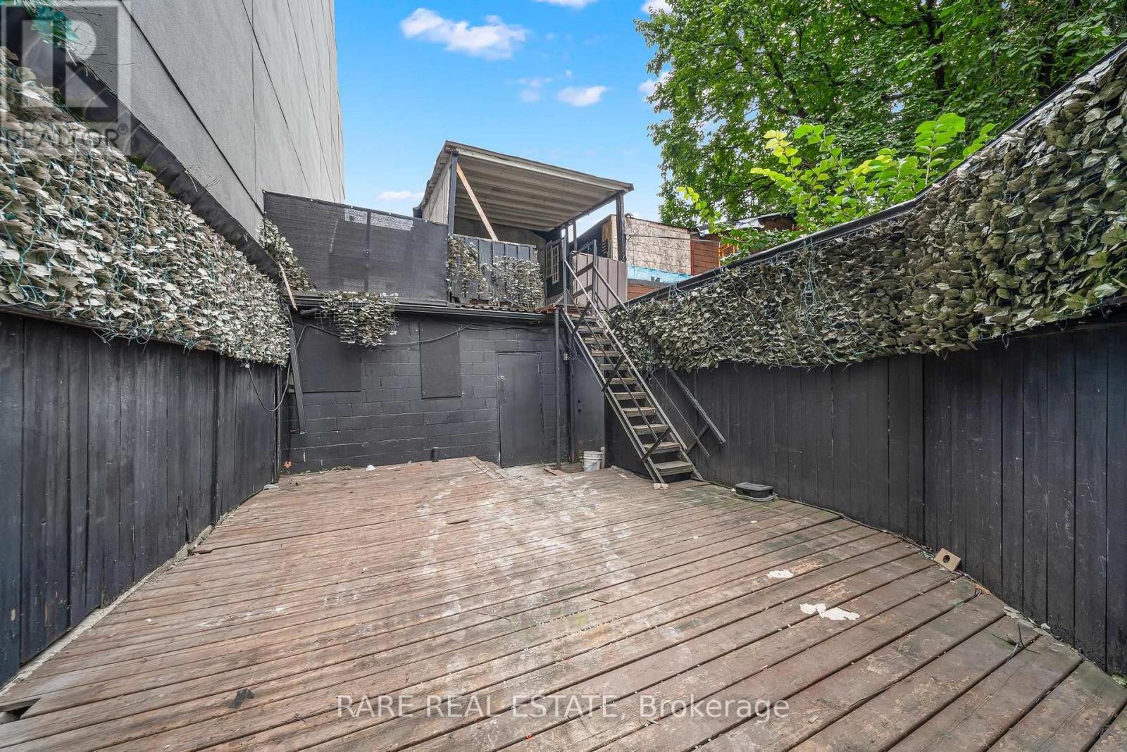 200 Bathurst Street Property Photo 15