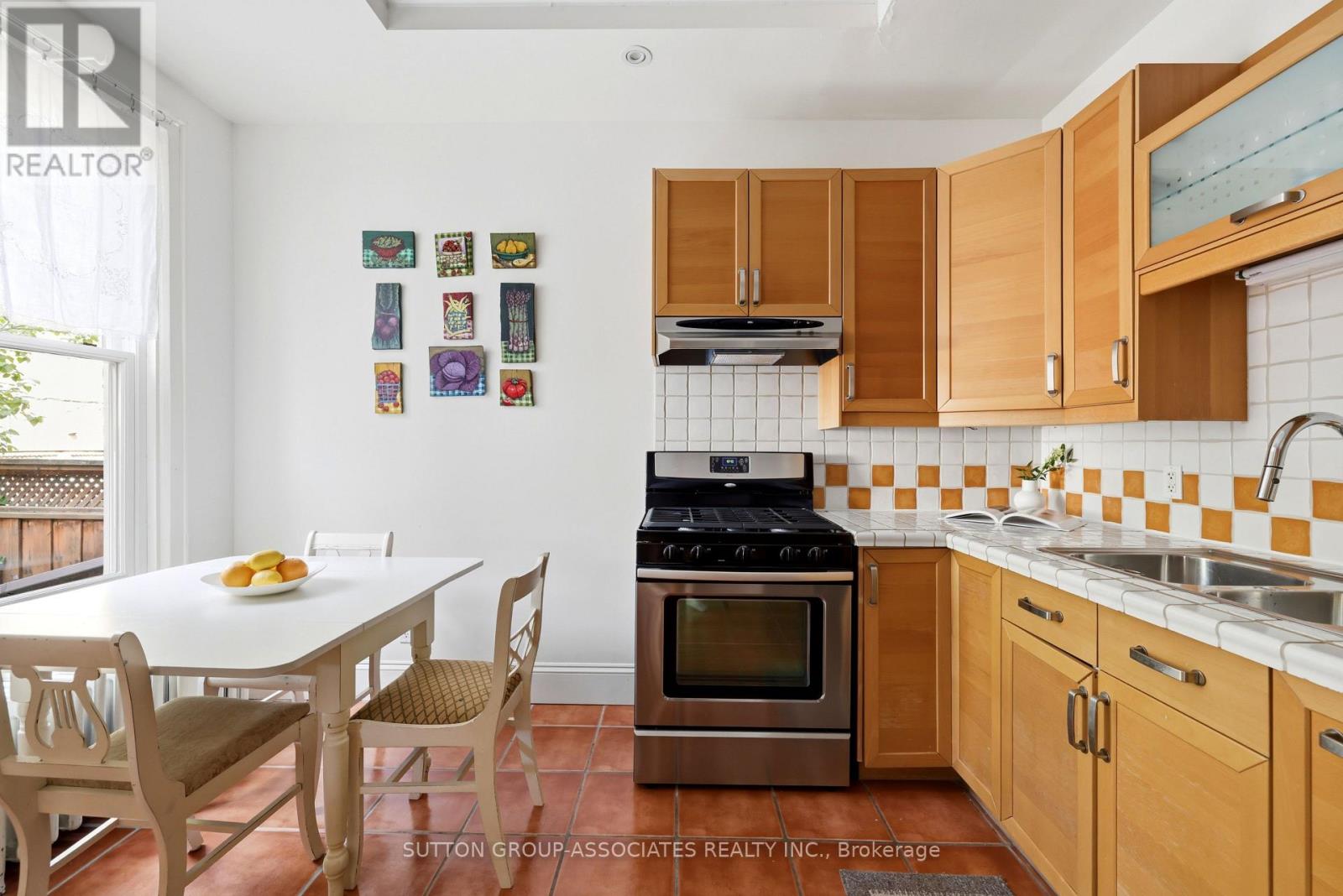 492 Euclid Avenue Property Photo 12