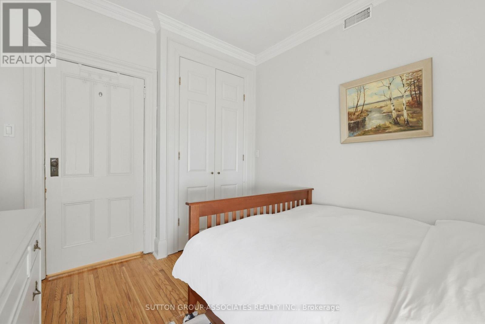 492 Euclid Avenue Property Photo 17
