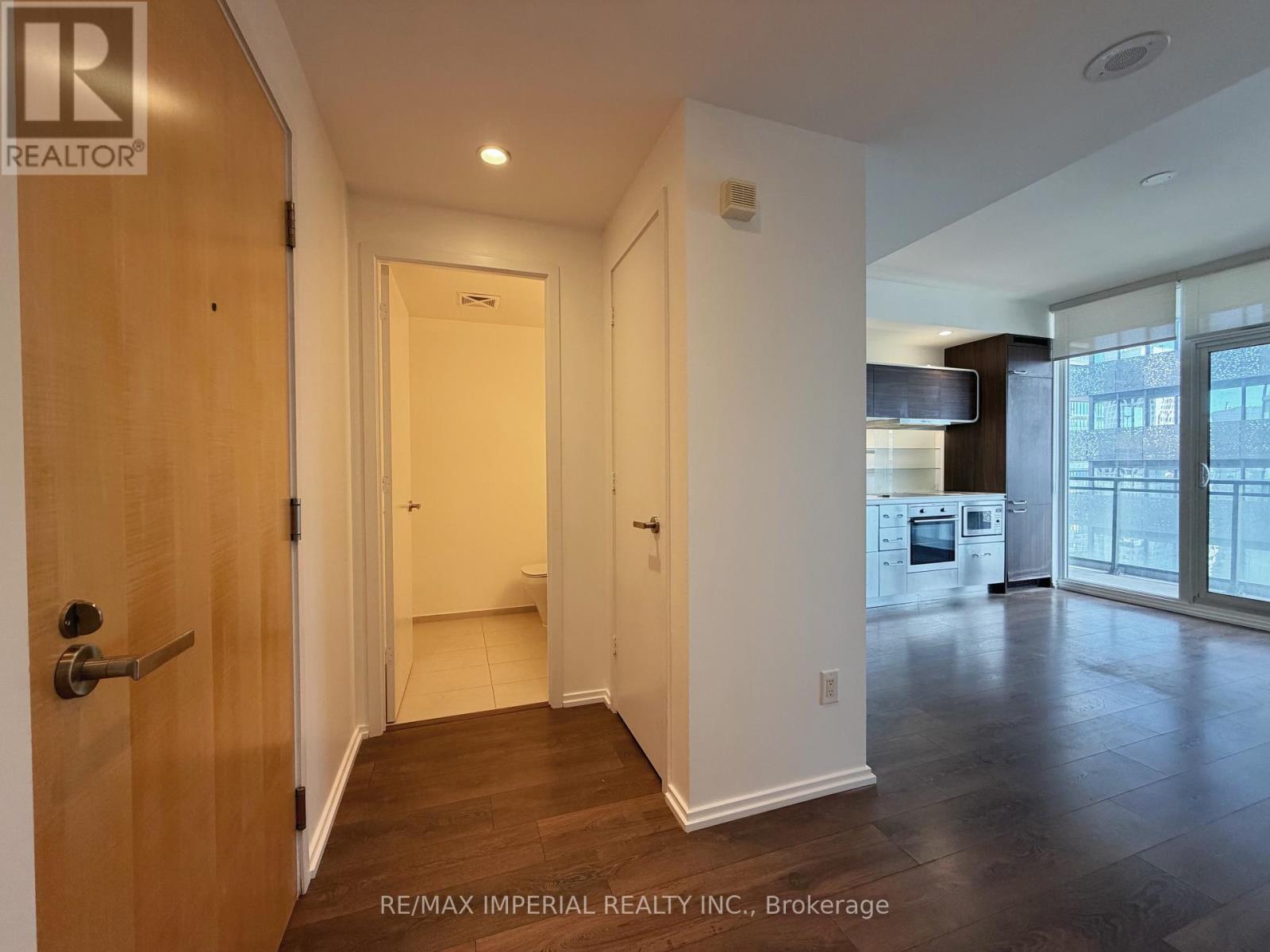 4011 - 45 Charles Street E Property Photo 5