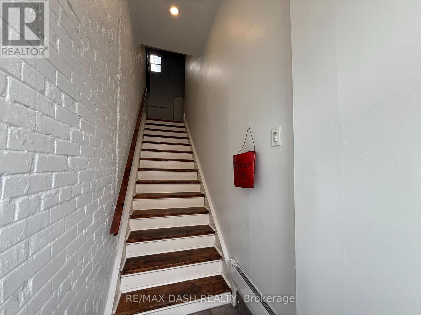 2 - 1303 Bloor Street W Property Photo 3