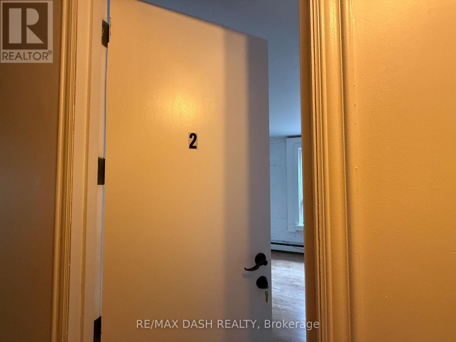 2 - 1303 Bloor Street W Property Photo 6