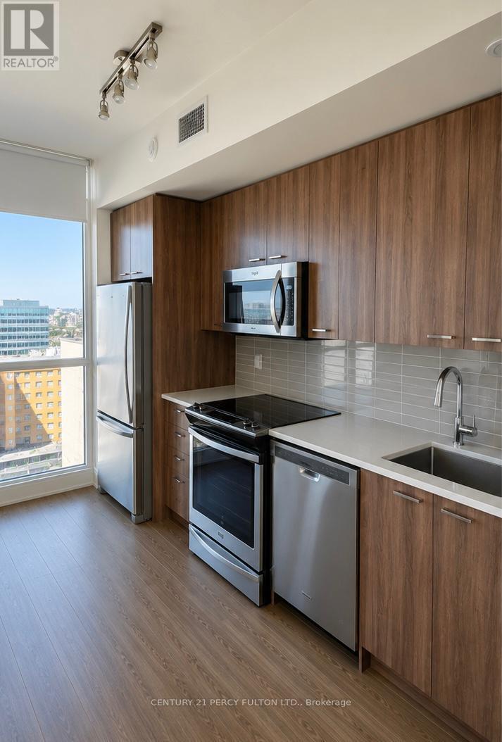 2402 - 30 Roehampton Avenue Property Photo 4