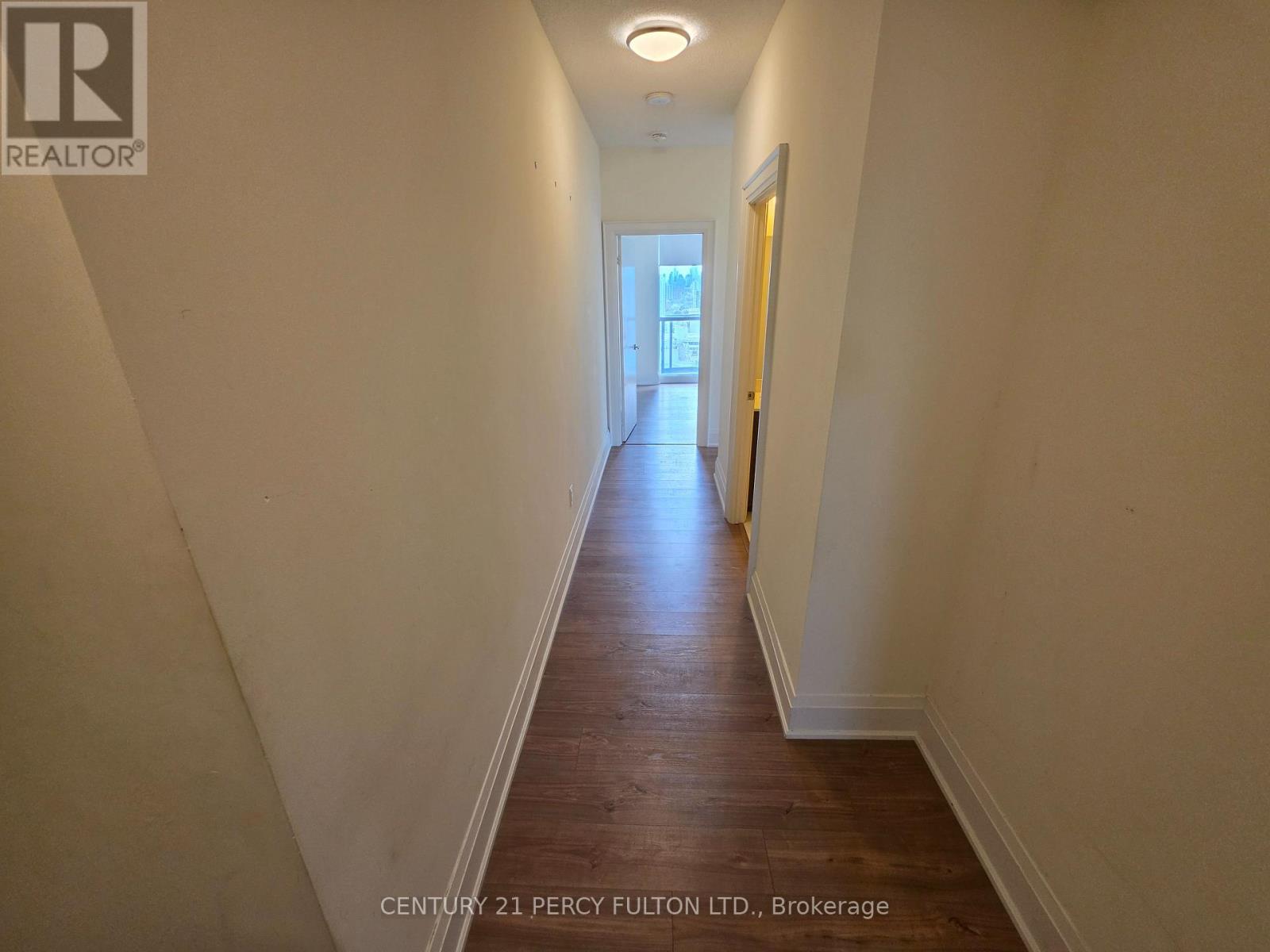2402 - 30 Roehampton Avenue Property Photo 7
