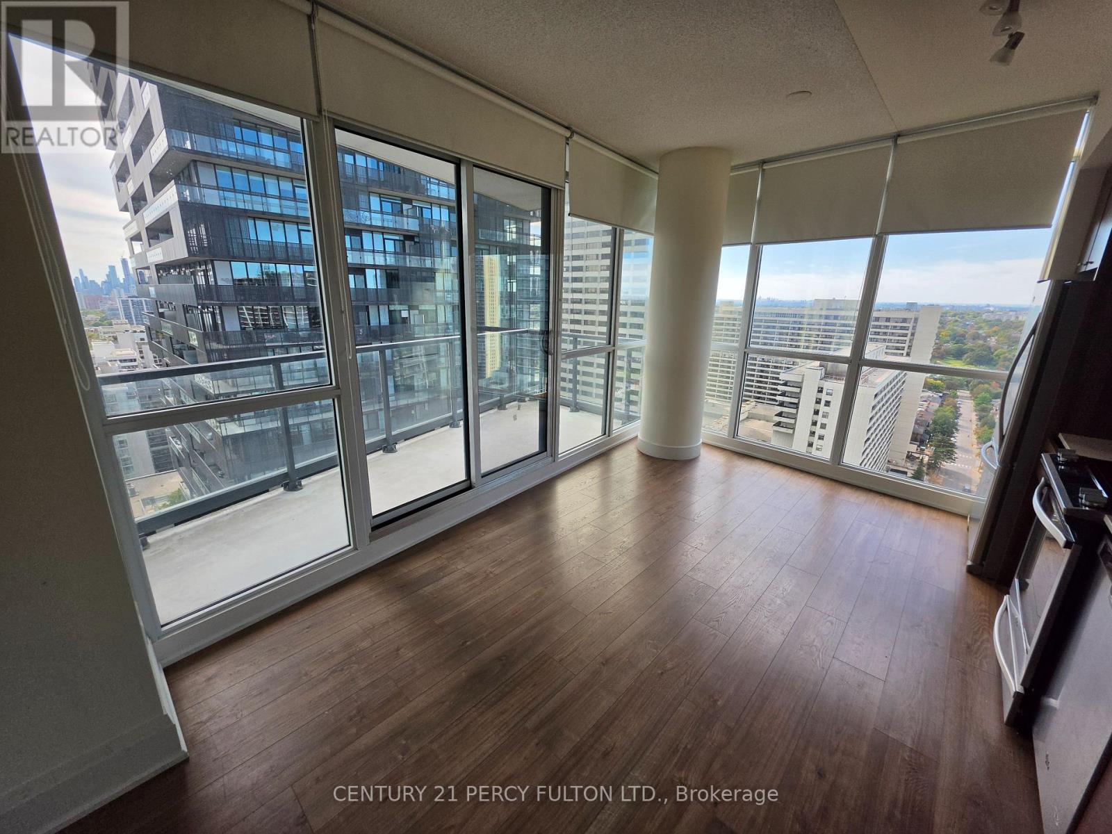2402 - 30 Roehampton Avenue Property Photo 13